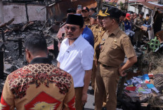 Prima Salam Tinjau Lokasi Kebakaran 1 Ilir Palembang, Pastikan Penanganan Berjalan Maksimal