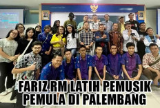 Dalam Workshop Aransemen Musik di Palembang, Musisi Ternama Fariz RM Bagikan Tips untuk Pemusik Pemula