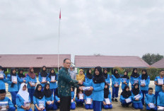 144 Siswa Kelas Vll SMPN 8 Lahat Senyum Sumbringah Setelah Terima Ini dari Kepsek, Kira-kira Apa Ya