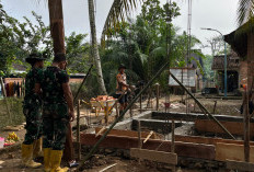 Pondasi Awal Selesai, Kini Satgas TMMD 128 Cek Ketinggian Papan Mal Buat Ngecor