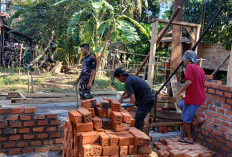 Tali Putih Acuan Satgas TMMD 128 dalam Menyusun Batubata Agar Rapi dan Presisi
