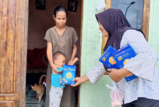 Kader Posyandu Jagabaya Lahat Sambangi Balita Door to Door, Ini yang Dilakukannya 