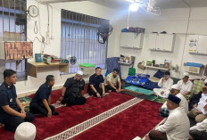 Shalat Berjamaah, Kabid P3KI Beri Tausiah bagi Warga Binaan Rutan Palembang