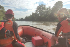 Tim Rescue Basarnas Palembang Cari 2 Bocah Perempuan Tenggelam di Sungai Enim