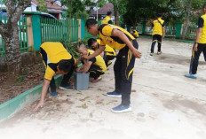 Ada Kapolsek Lubuk Linggau Utara Bersama Anggotanya di Masjid Ar Rona, Ternyata Lakukan Giat Ini