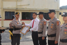 Gelar Apel Pemberian Penghargaan, Orang Nomor 1 di Polres Empat Lawang Ini Memimpinnya