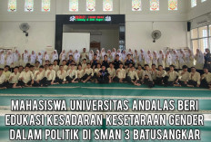 Mahasiswa FISIP Universitas Andalas Edukasi Kesadaran Kesetaraan Gender dalam Politik di SMAN 3 Batusangkar