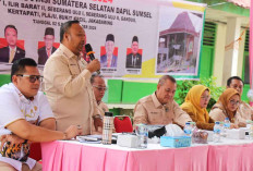 Ruang Belajar Terbatas, Siswa SMAN 20 Palembang Terpaksa Sekolah Siang