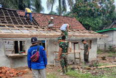 Plester Rehab RTLH TMMD 128 Rampung, Kini Giliran Bongkar Atap Rumah
