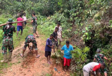 Responsif Bantu Warga Bersihkan Sumber Air Bersih, Langkah Ini Dilakukan Satgas Pamtas Yonif 144 Jaya Yudha