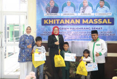 100 Anak Kurang Mampu Dikhitan Gratis, Baznas Palembang Kolaborasi Bareng IIK Tirta Musi dan RSUD Bari