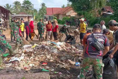 Satgas TMMD ke-119 Kodim 0411/KM dan Warga Serbu Sampah Pasar Tradisional Kampung Mojokerto