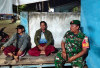 Sambangi Saribungamas, Babinsa Koramil 405-12 Kota Lahat Lakukan Hal Ini kepada Warga