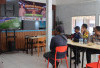 Meriahkan Hari Bhayangkara, Kapolres Lahat dan Jajaran Nobar Piala Dunia di Kedai Apdol