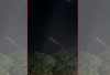 Cahaya Melintas di Langit Lampung Bikin Geger, Fenomena Alam atau Buatan Manusia?